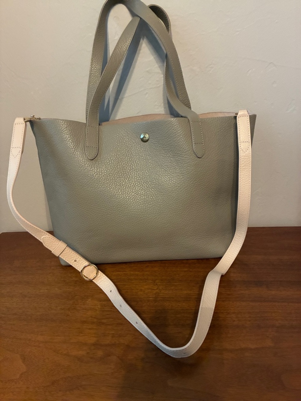 Classic Pebbled Tote Bag in Light Gray